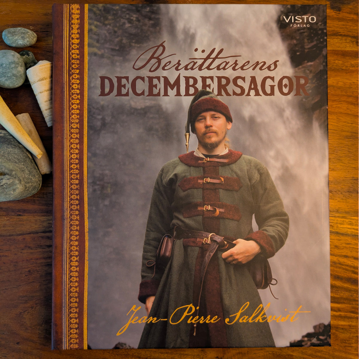 Berättarens decembersagor – 31 sagor om väsen och folktro